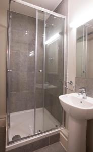 Koupelna v ubytování Three Bedroom Apartment - Edward Square Galway