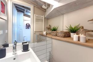 Ванна кімната в Mamo Florence - Parione Roof Terrace