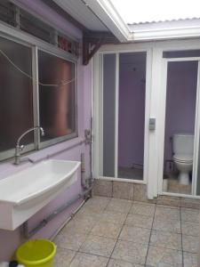 Baðherbergi á Petit Studio bateliere