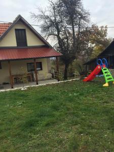 Herní místnost nebo prostor pro děti v ubytování Kuća za odmor “Iva” + 16 fotografií