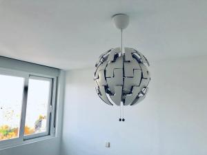 Zdjęcie z galerii obiektu Pisos con piscina de temporada corta estancia w Madrycie