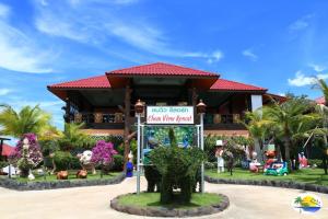 Ein Garten an der Unterkunft Chomview Resort