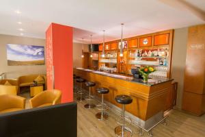 Ο χώρος του lounge ή του μπαρ στο Best Western Plus Hotel Bautzen