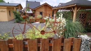 Ein Garten an der Unterkunft Spreewaldhäuser Wiesner