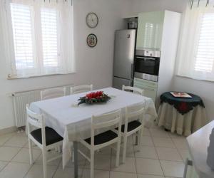 Kuchyňa alebo kuchynka v ubytovaní Apartment Veve