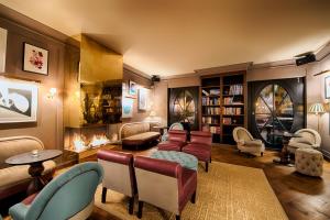 Posezení v ubytování Mondrian Suites Berlin am Checkpoint Charlie