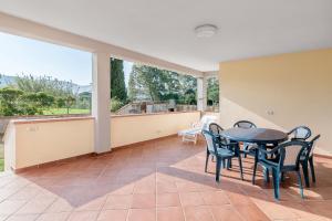 A balcony or terrace at Primula 1 Még 12 kép