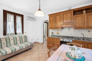 A kitchen or kitchenette at Primula 1
