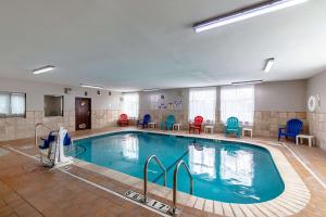 Bazén v ubytování Quality Suites nebo v jeho okolí