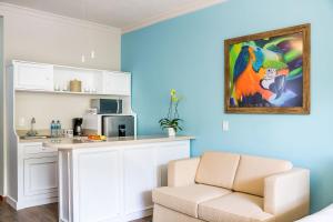 Köök või kööginurk majutusasutuses Margaritaville Beach Resort Playa Flamingo