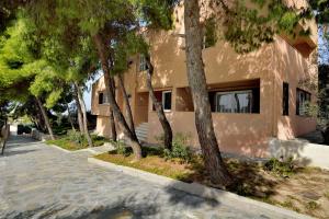 The building in which the holiday home is located