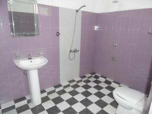 Ένα μπάνιο στο Allan Guest Mirissa