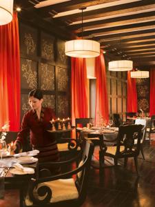 Um restaurante ou outro lugar para comer em Pemako
