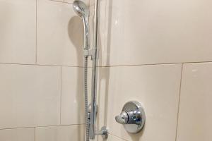 Un baño de Benchmark Inn