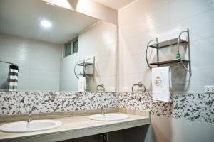 Kúpeľňa v ubytovaní LC Hoteles Piura