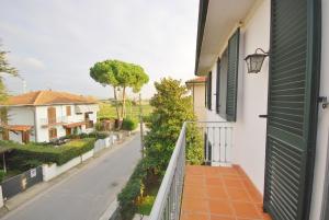 Foto da galeria de Raffinato attico vicino al mare con solarium Lido di Camaiore em Camaiore