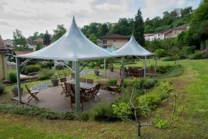 Zahrada ubytování Hôtel Aster Restaurant Aux Arcades