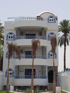 Gallery image of Moon Valley Apartments in Luxor