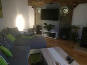 TV a/nebo společenská místnost v ubytování Haus Manfred