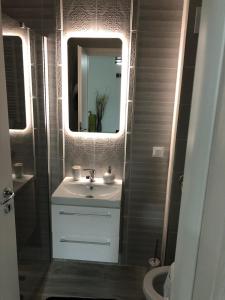 Ένα μπάνιο στο Alexia Apartment