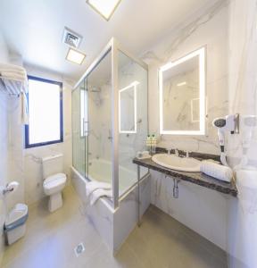 Ritz Apart Hotel tesisinde bir banyo