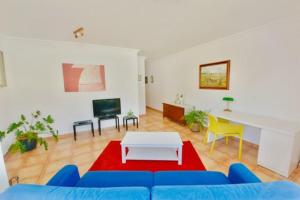 TV a/nebo společenská místnost v ubytování Urban home Aridane 1