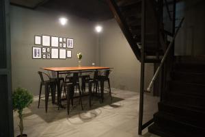 Fotografie z fotogalerie ubytování The Arbern Hotel x Bistro - SHA Extra Plus ve městě Phuket