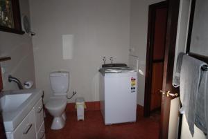 A bathroom at Wrenwood Chalets