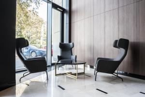 Posedenie v ubytovaní VipWarsawApartments Sapphire Mennica Residence