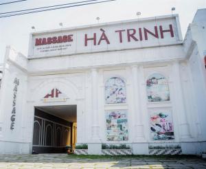 Framhlið eða inngangur Ha Trinh Hotel