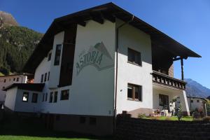 Budynek, w którym mieści się apartament