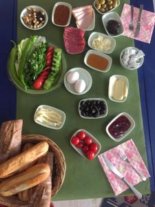Majoituspaikassa Çağan Guest Home saatavilla olevat aamiaisvaihtoehdot