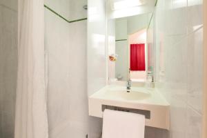 Premiere Classe Bordeaux Nord - Lac