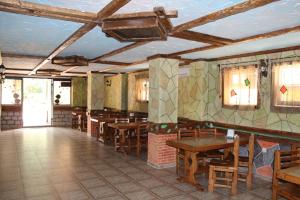 Restaurace v ubytování Golden Fleece Hotel