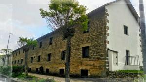 The building in which a hosteleket is located