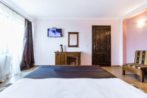 Gallery image of Pensiunea Stella Drăguș in Drăguş +24 photos