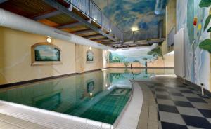 Bazén v ubytování Hotel Randsbergerhof nebo v jeho okolí