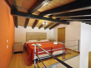 Postel nebo postele na pokoji v ubytování Pyramid City Apartments + 37 fotografií