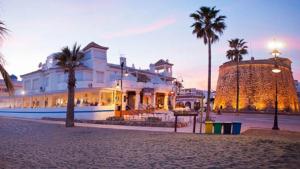 ミハス・コスタにあるBALCON DEL MAR 2 APARTAMENT ON THE BEACH FRONTのギャラリーの写真