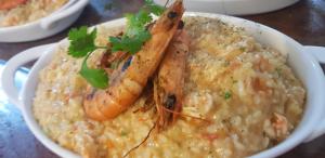 Comida in lodge ou em algum lugar perto