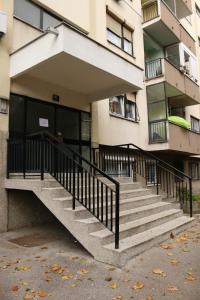 Budova, v ktorej sa apartmán nachádza