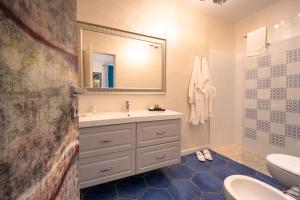 A bathroom at QuattroCuori Boutique Hotel & Spa