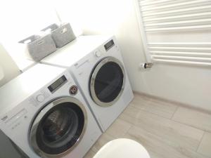 Fotografie z fotogalerie ubytování Garden studio apt-FREE parking,close D8,metro,EXPO v destinaci Hovorčovice