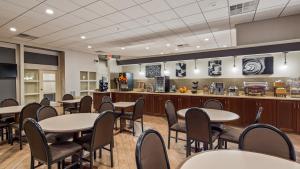 מסעדה או מקום אחר לאכול בו ב-Best Western Gateway Adirondack Inn