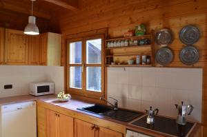 Kuchyň nebo kuchyňský kout v ubytování Ferienhaus Wagner