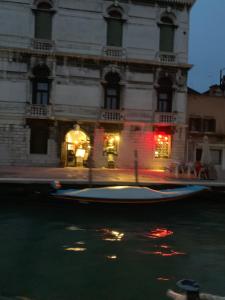 The swimming pool at or close to Royal Guest House Venice