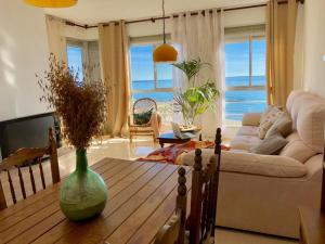 Χώρος καθιστικού στο Stunning Sea View