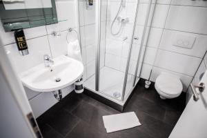 Fotografie z fotogalerie ubytování Hotel Leo v destinaci Eggenstein-Leopoldshafen