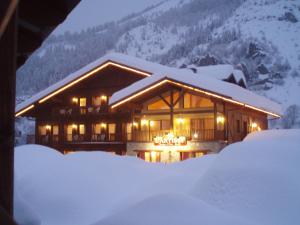 Hotel L'Artisin talvel