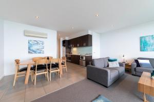 Dapur atau dapur kecil di The Dolphin Apartments